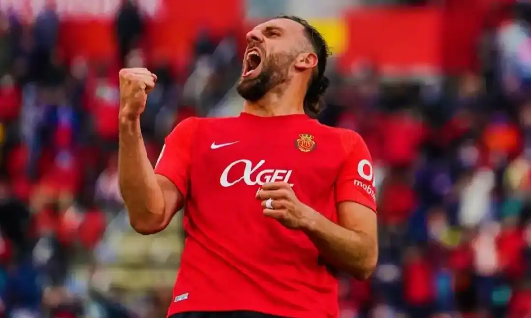 费内巴切或签马略卡前锋穆里奇